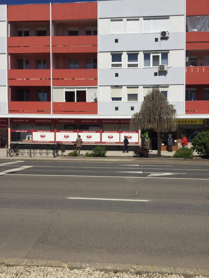Marika apartman Hajduszoboszlo Bagian luar foto